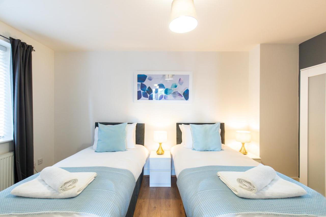 Velvet 1-Bedroom Apartment, Clockhouse, 霍兹登 外观 照片