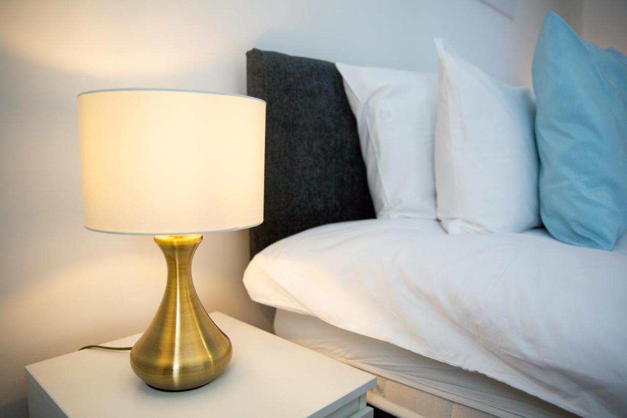 Velvet 1-Bedroom Apartment, Clockhouse, 霍兹登 外观 照片